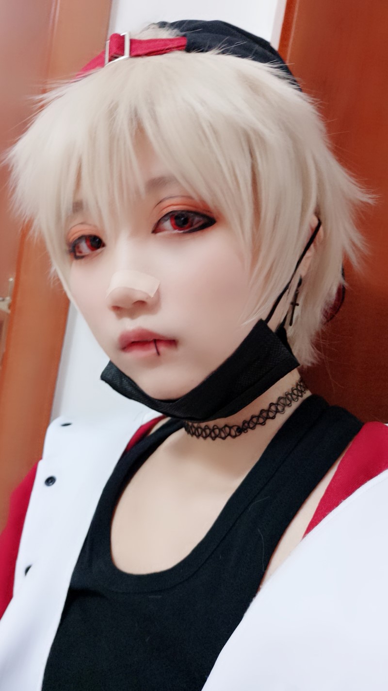 微博红人Coser@五更百鬼 楠 [5P/8MB]