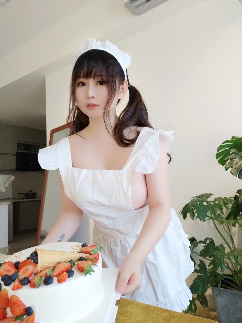 蜜桃少女是依酱呀@小厨娘 [40P/88MB]