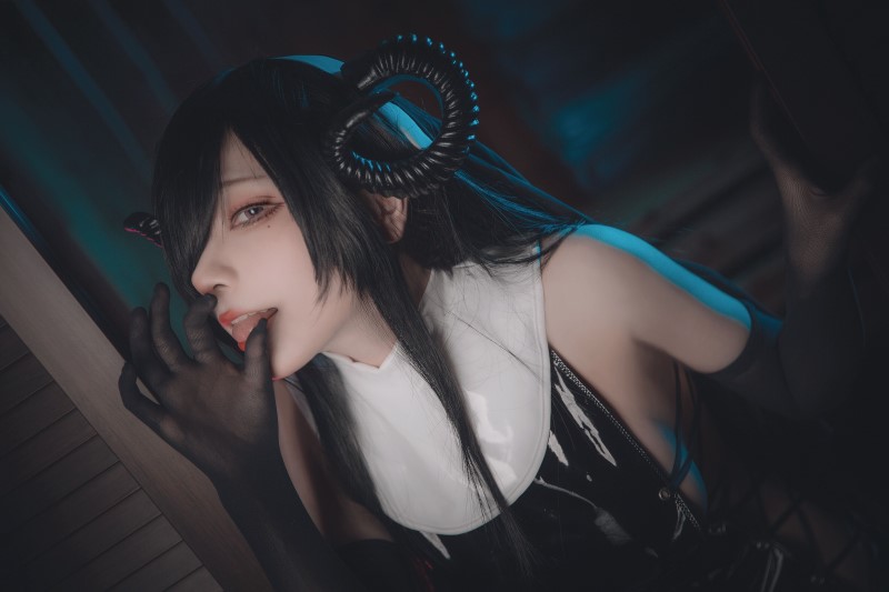 微博人气博主@起司块wii 魅魔修女 [44P/296MB]