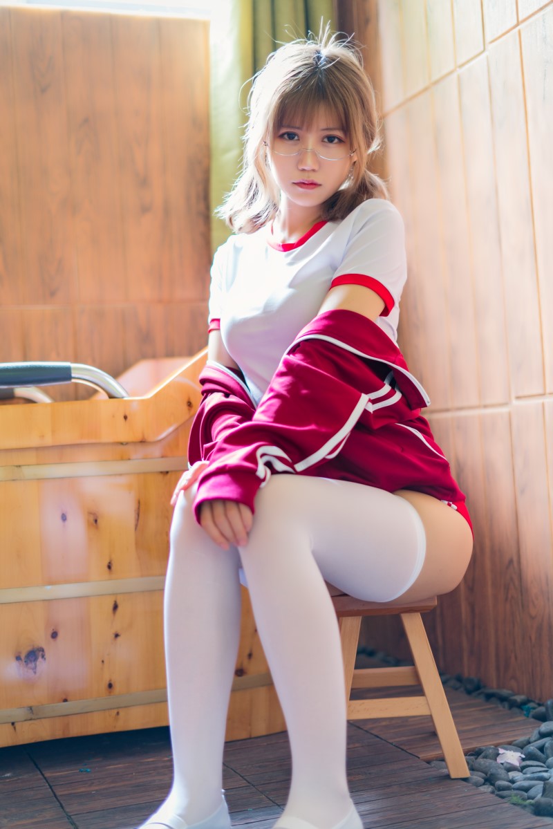 动漫博主小仓千代w - 红色体操服 [48P/672MB]