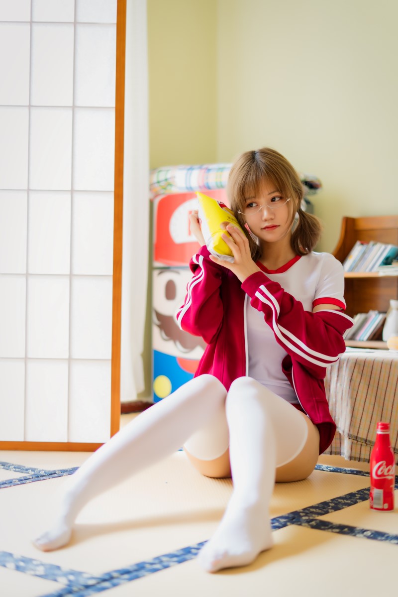 动漫博主小仓千代w - 红色体操服 [48P/672MB]