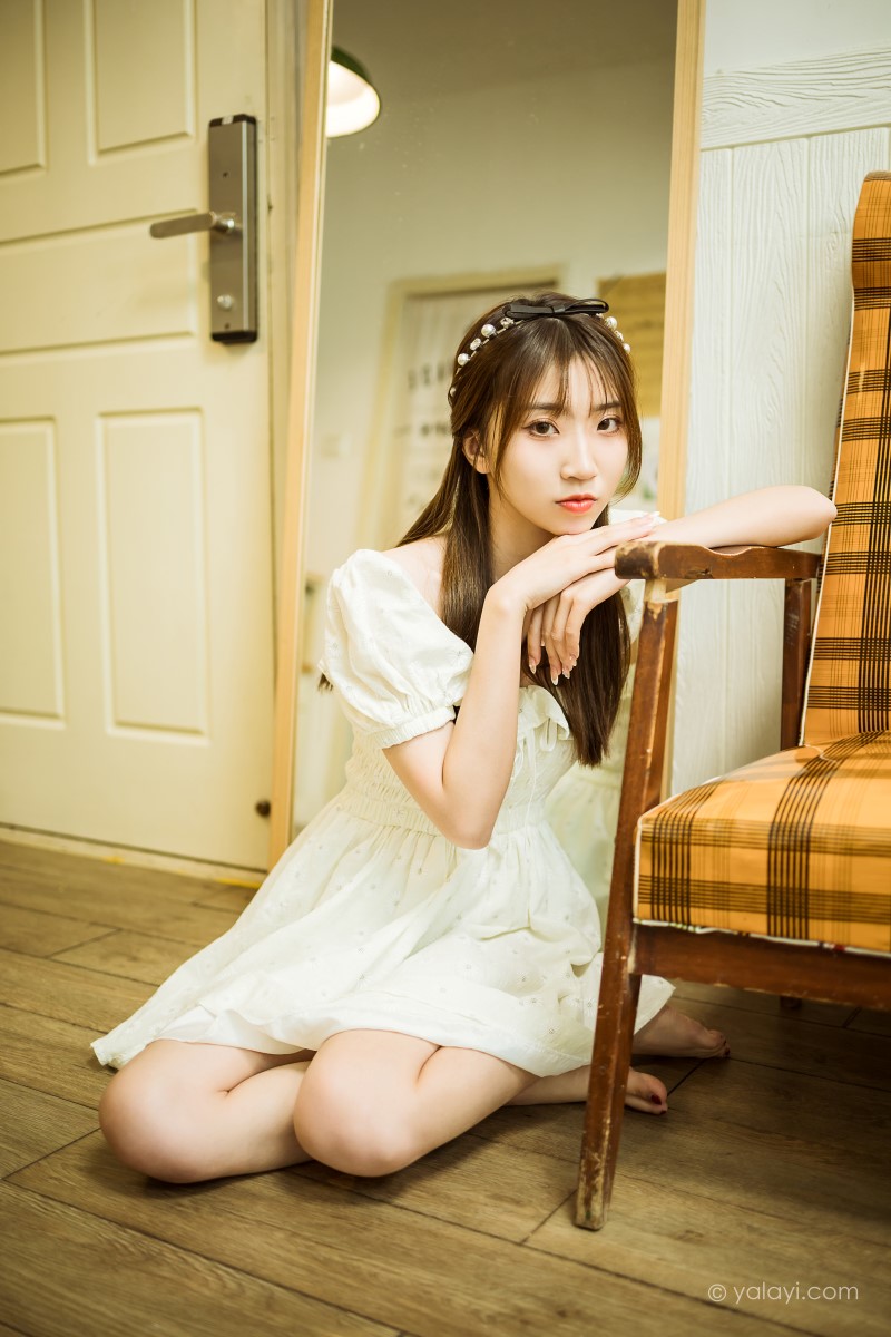 [YALAYI雅拉伊]2020.11.17 NO.727 甜美女友爱花艺 小乔[34P/349MB]