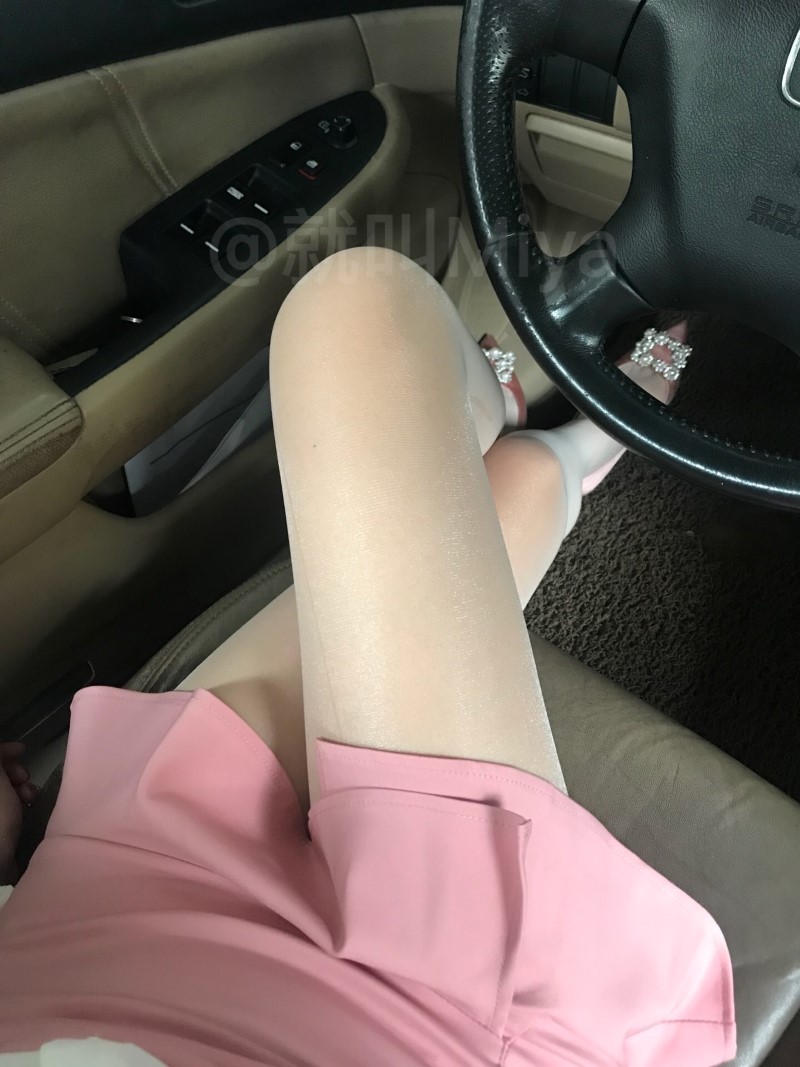 网红哈比@哈比美腿套图系列五 [95P/58M]