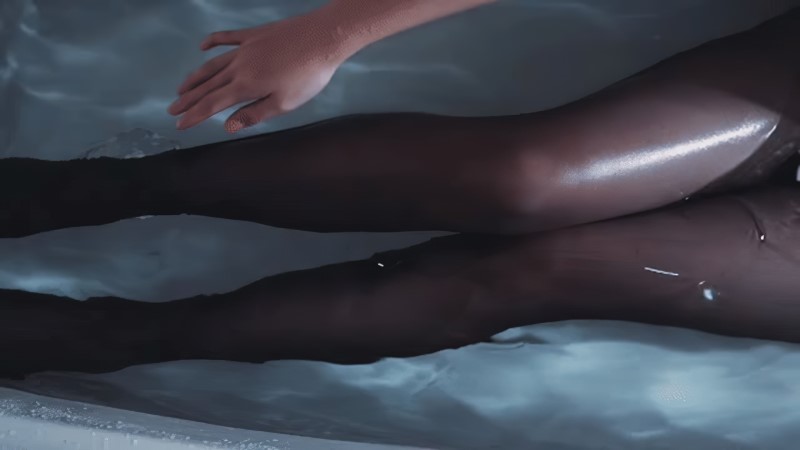 人气微博@阿薰kaOri   黑丝OL [46P/37M]