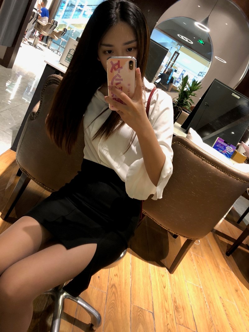 网红哈比@哈比美腿套图系列二 [180P/121M]