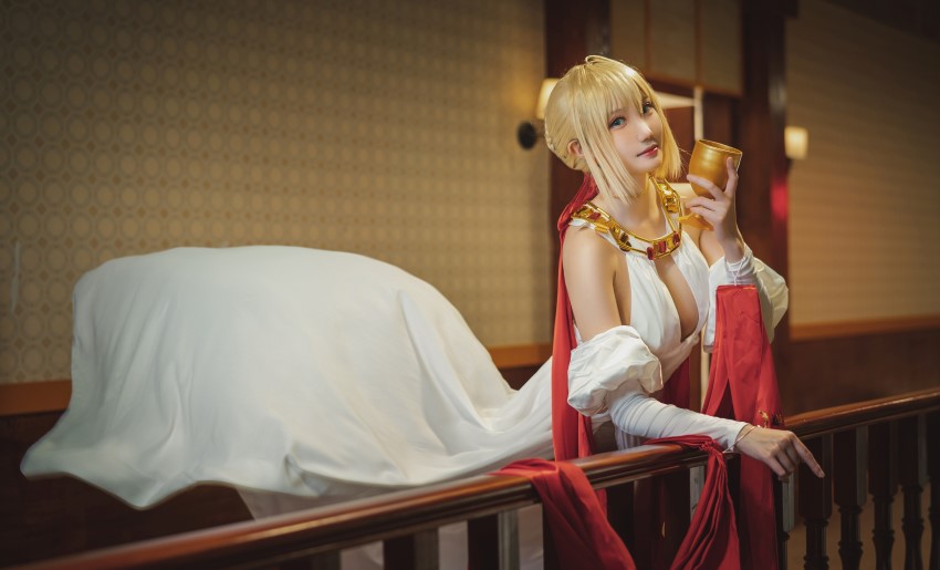 瓜希酱 – 尼禄英灵正装 [20P/76MB]