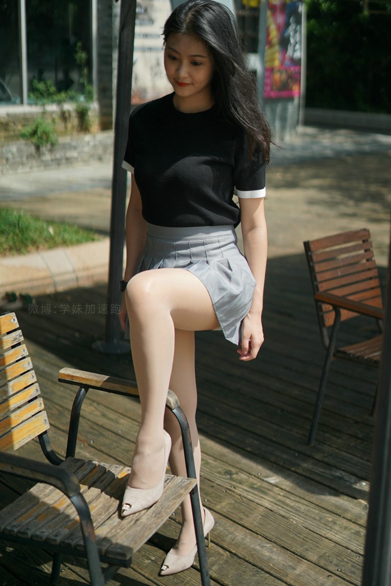 [学妹加速跑] XM077 《桌上起舞的彤彤(含SP)》 [95P/1V/233M]