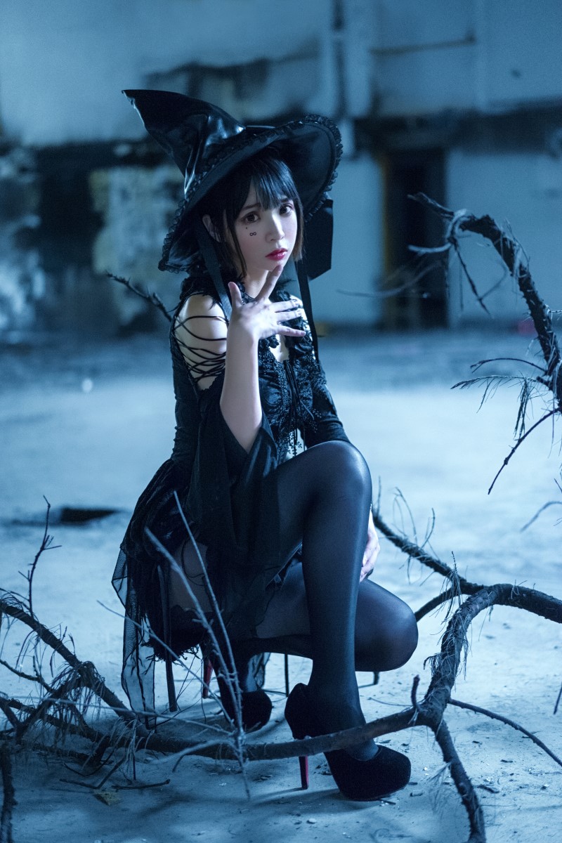 网红Coser@疯猫ss – 魔女[27P/386MB]