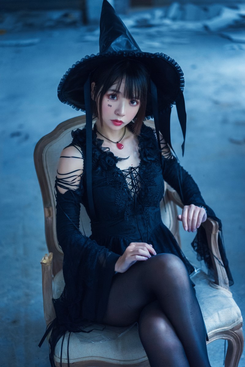 网红Coser@疯猫ss – 魔女[27P/386MB]