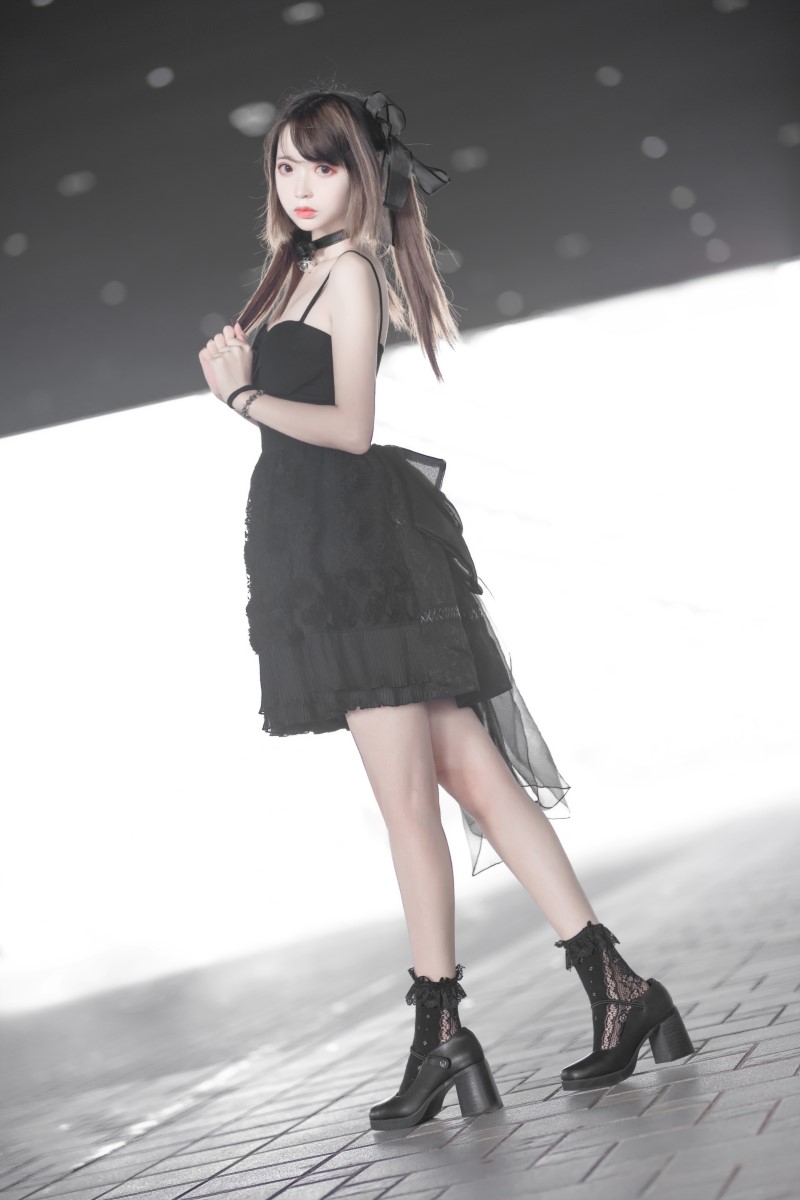 网红Coser@疯猫ss – 猫漫展黑裙[10P/75MB]