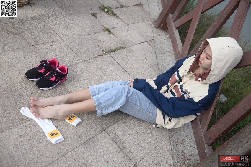 [只糖棉袜]NO.157 彤彤 眼里是阳光 [204P/1V/910MB]