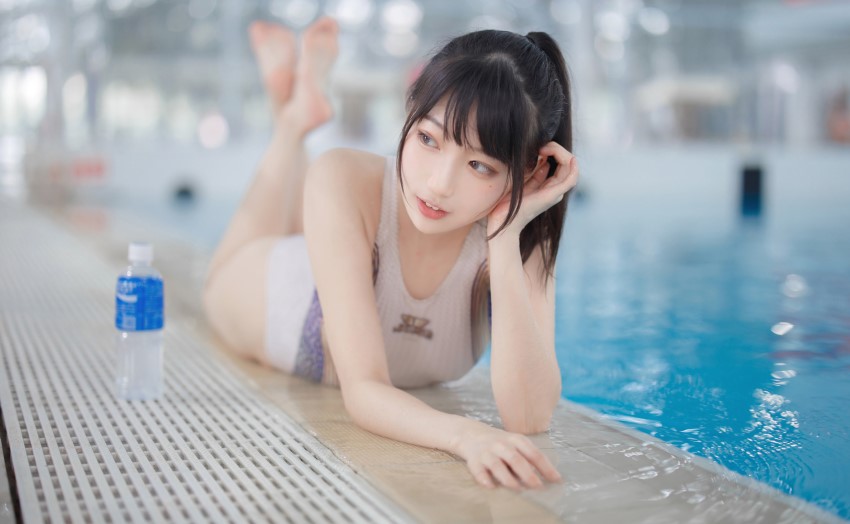 周叽是可爱兔兔 - 竞泳[33P/335MB]