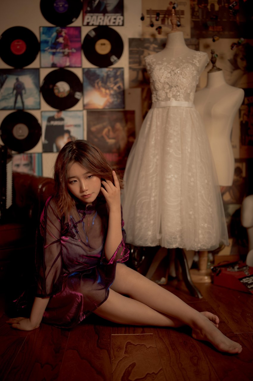 网红COS 穆零Mu0 旗袍 [13P/19MB]