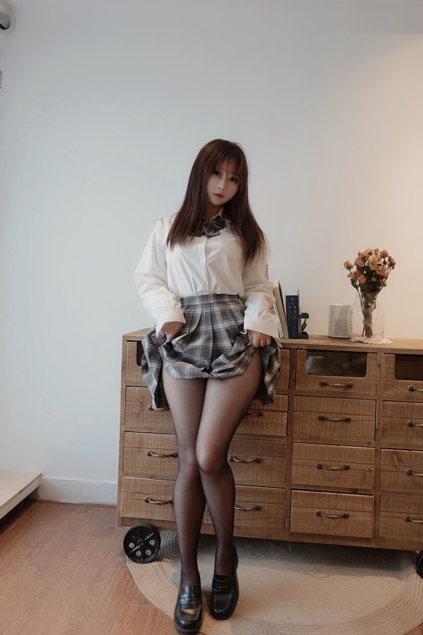 是依酱吖 - JK制服[16P/38MB]
