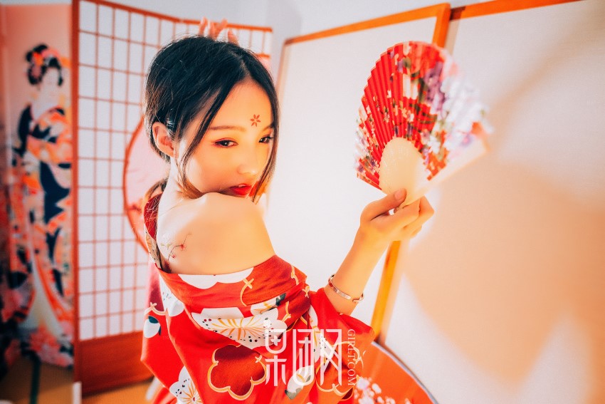 [Girlt果团网]2017.09.08 NO.065 霓虹深处歌舞妓媚眼如丝 [41P/660MB]