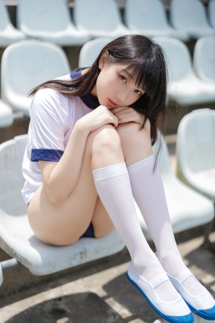 周叽是可爱兔兔 – 体操服 [31P/261MB]