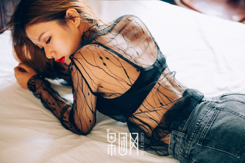 [Girlt果团网]2017.09.18 NO.068 性感少女酥胸翘臀黑丝撩人 [73P/516MB]