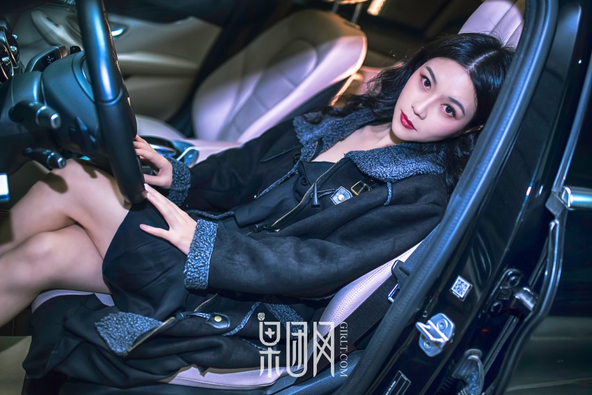 [Girlt果团网]2017.12.17 NO.107 微微 [64P/971MB]