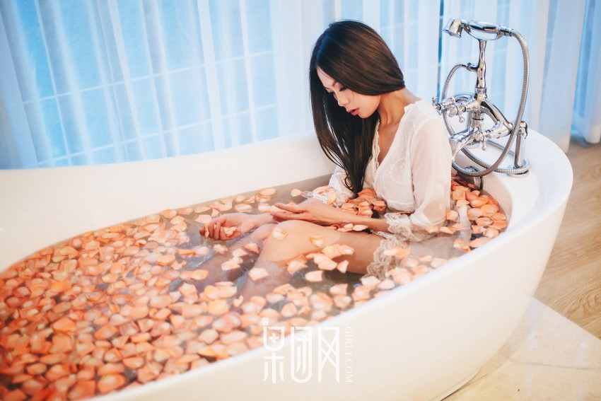 [Girlt果团网]2017.09.17 NO.069 居室少女Anne寂寞等候 [58P/789MB]