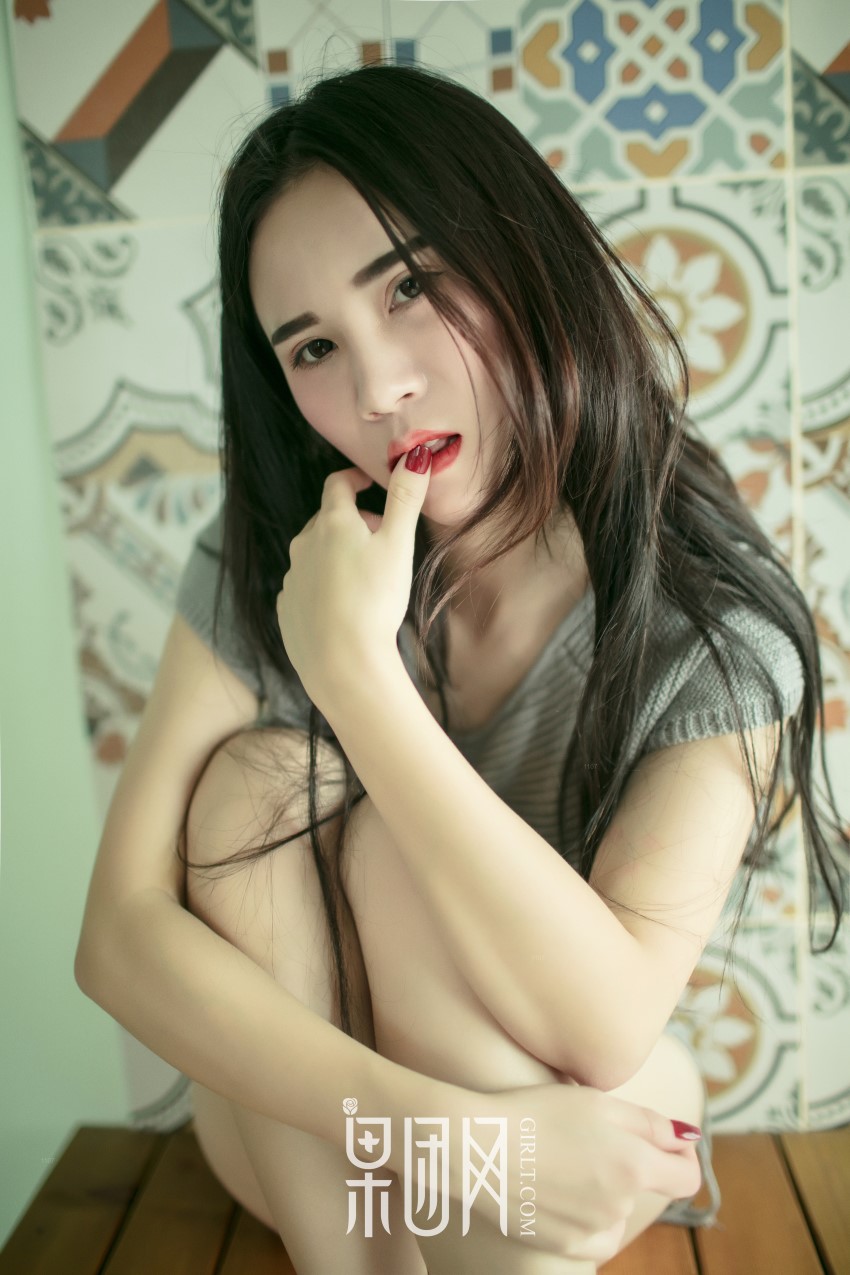 [Girlt果团网]2017.10.06 NO.075 万万[46P/485MB]