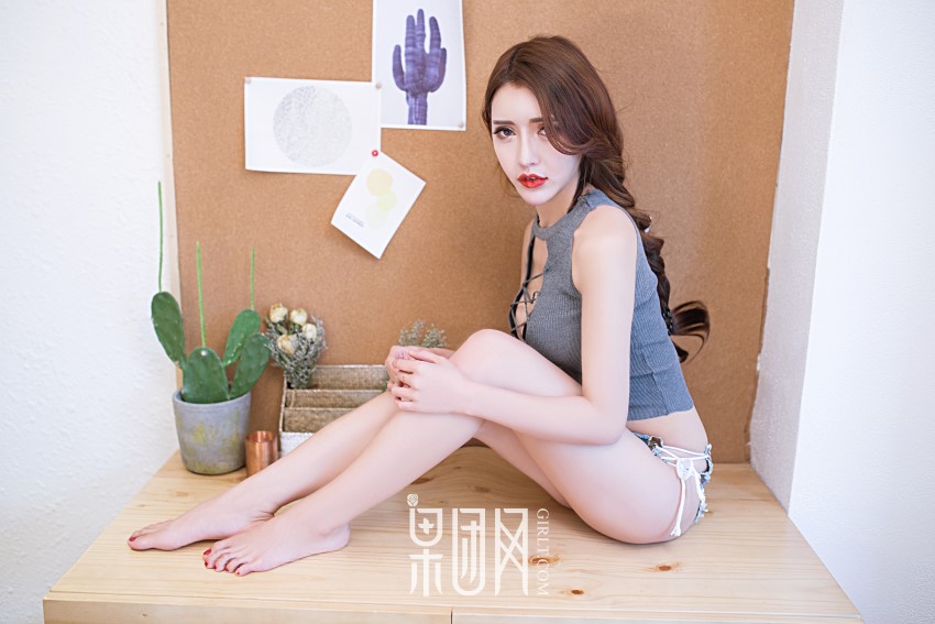 [Girlt果团网]2017.08.19 NO.055 lunana_lee大秀34D酥胸 [56P/603MB]