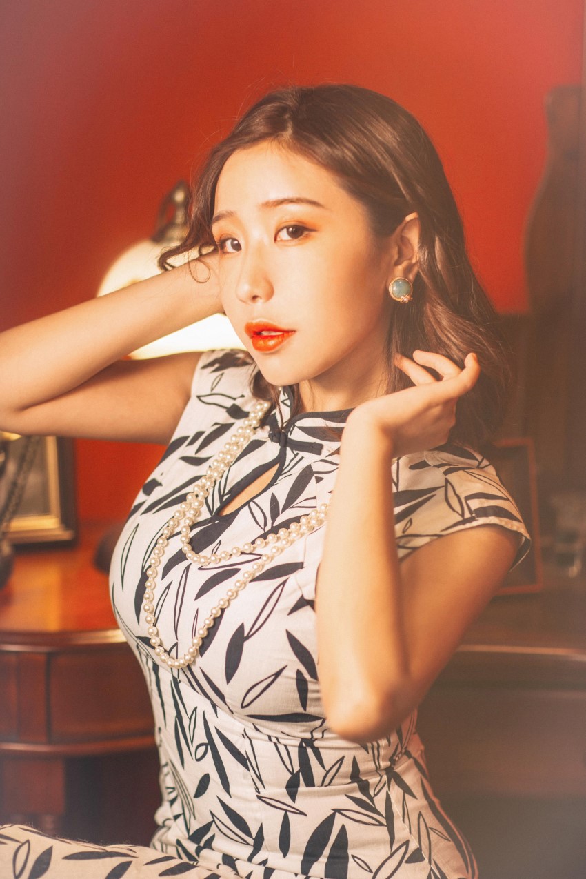 穆零Mu0 - The White Rose [13P/25MB]