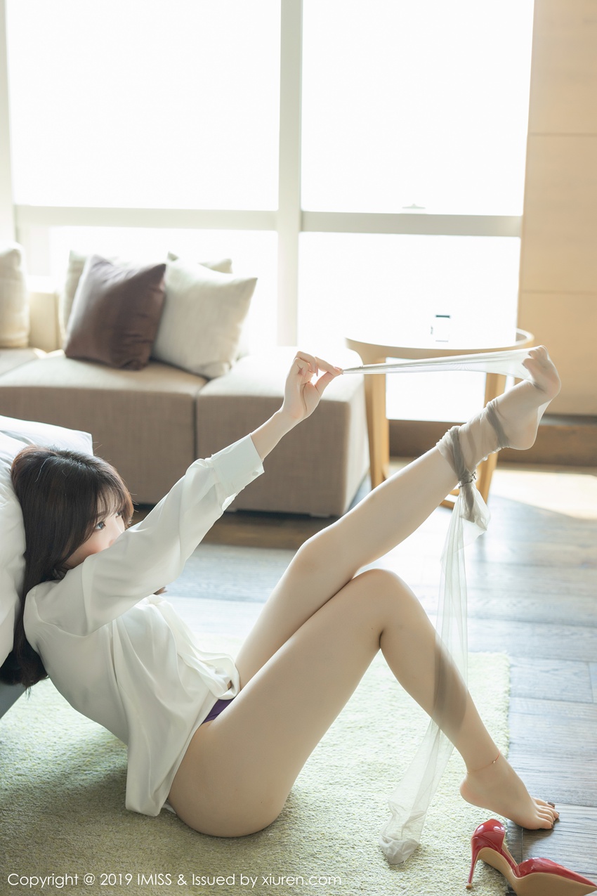 [IMiss爱蜜社]IMS20191209VOL0413 2019.12.09 VOL.413 秘书制服与朦胧丝袜 芝芝Booty[77+1P/418M]