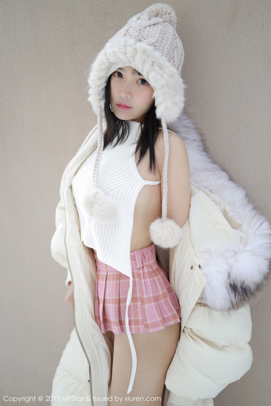 [MFStar模范学院]MF20191230VOL0246 2019.12.30 VOL.246 室外冰天雪地街头上 徐微微mia[61+1P/127M]