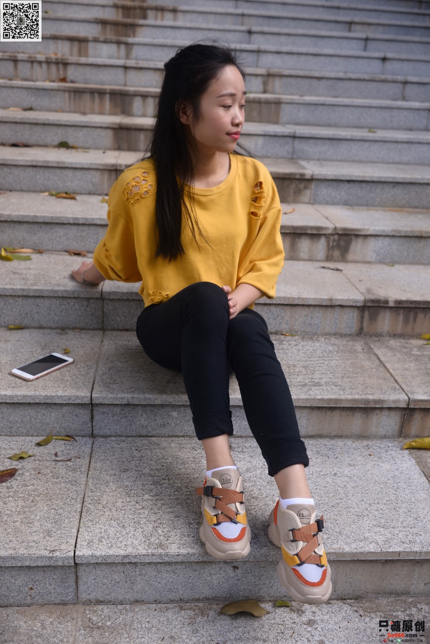 [只糖棉袜]NO.240 芊芊 草木对光阴的钟情 [128P/1V/712MB]