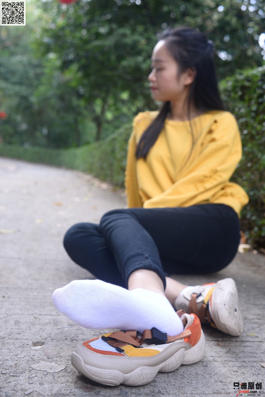 [只糖棉袜]NO.240 芊芊 草木对光阴的钟情 [128P/1V/712MB]