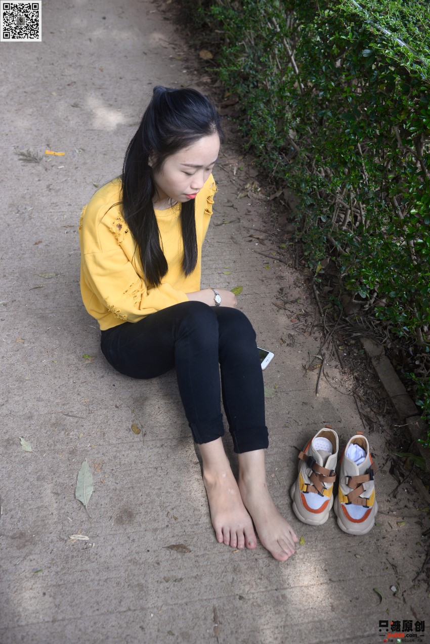 [只糖棉袜]NO.240 芊芊 草木对光阴的钟情 [128P/1V/712MB]