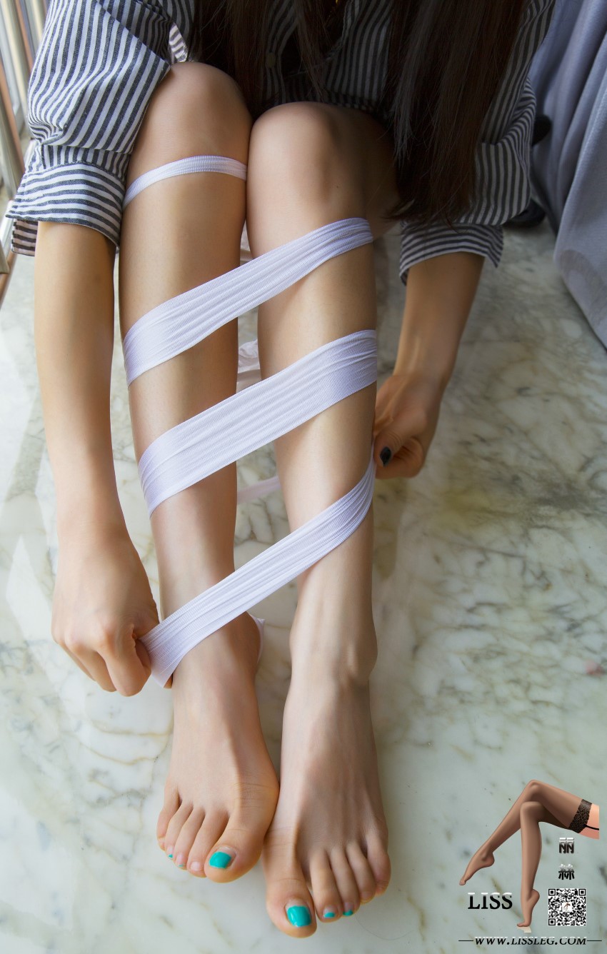 [LISS丽丝映像]NO.009 莎莎小姐 情蜜玉足 白蕾丝筒袜与超薄肉丝[91P/106M]