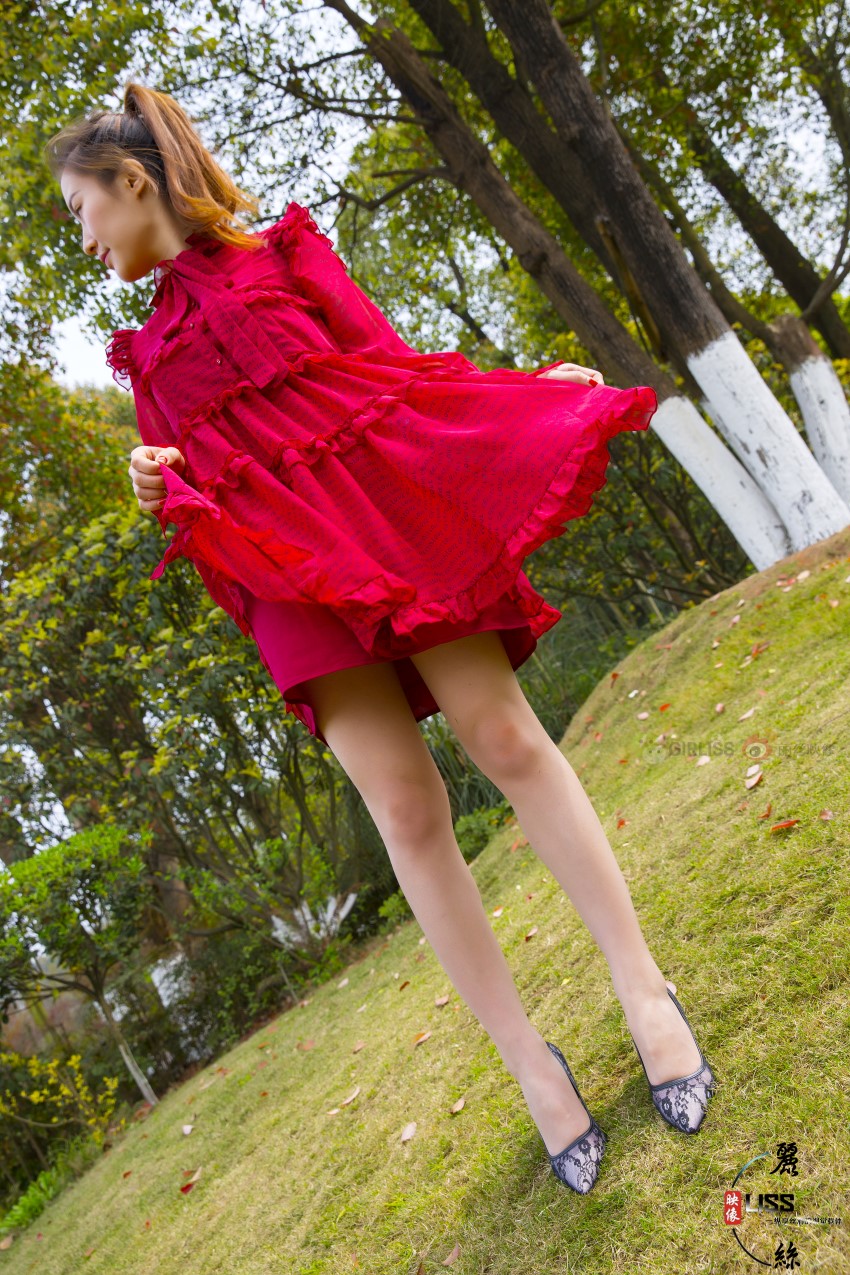 [LISS丽丝映像]NO.001 当家凯莎小姐《嫁到农村里的丝袜媳妇儿》[67P/1.49G]