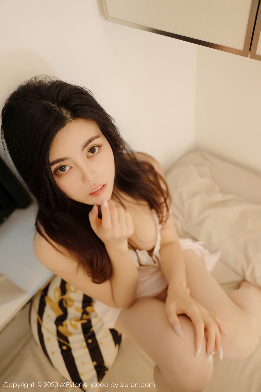 [MFStar模范学院]MF20201202VOL0419 2020.12.02 VOL.419 白甜[40+1P/383MB]