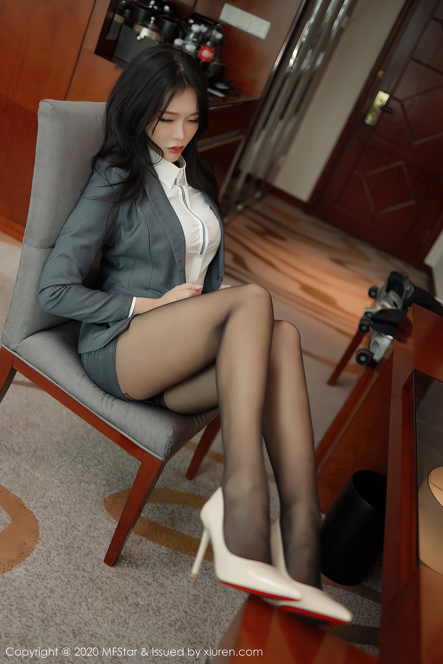 [MFStar模范学院]MF20201218VOL0426 2020.12.18 VOL.426 娜比[48+1P/509MB]