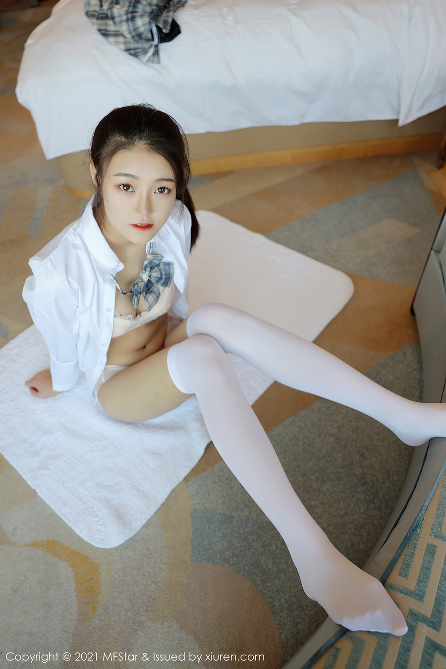 [MFStar模范学院]2021.01.27 VOL.448 Laura苏雨彤[40+1P/412MB]