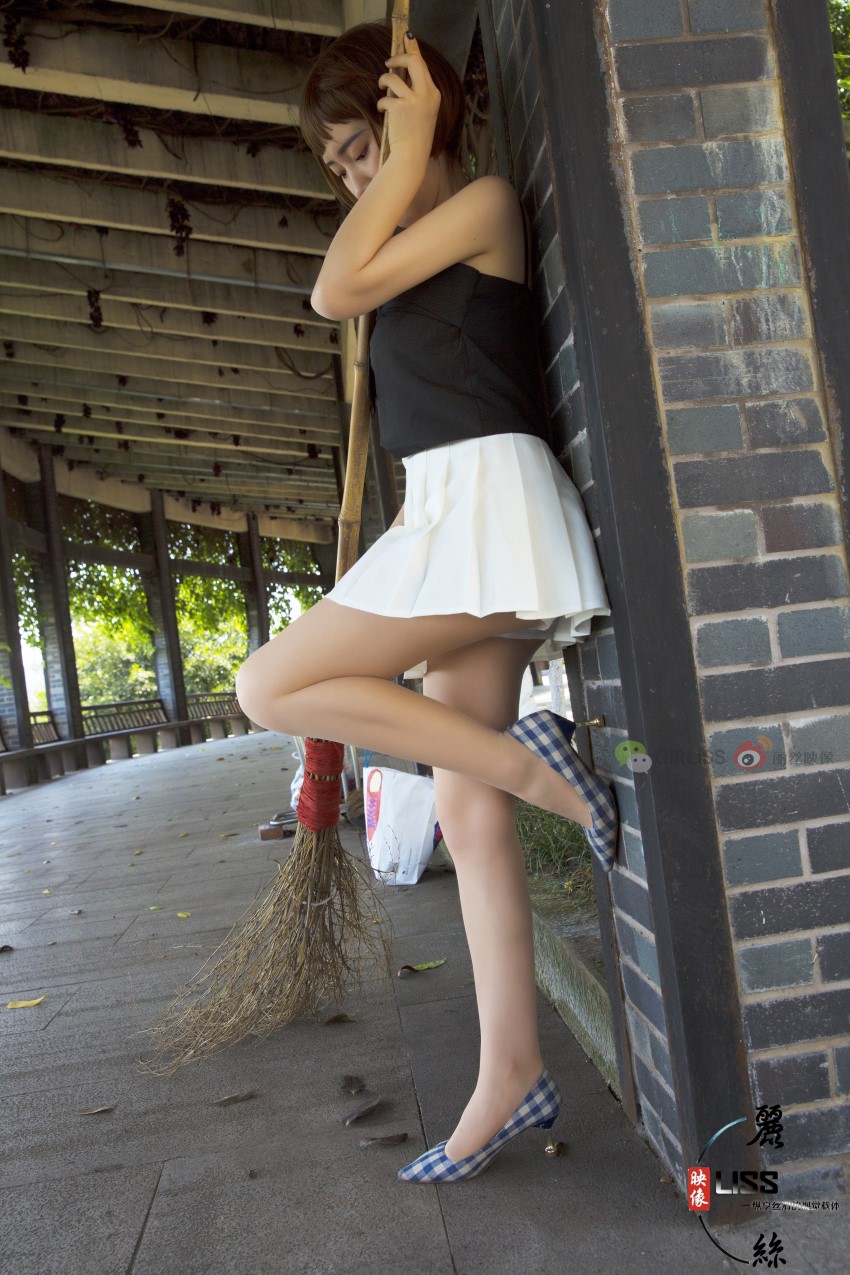 [LISS丽丝映像]NO.010 丸子《莎妹蓝格高跟系》[65P/1.22G]