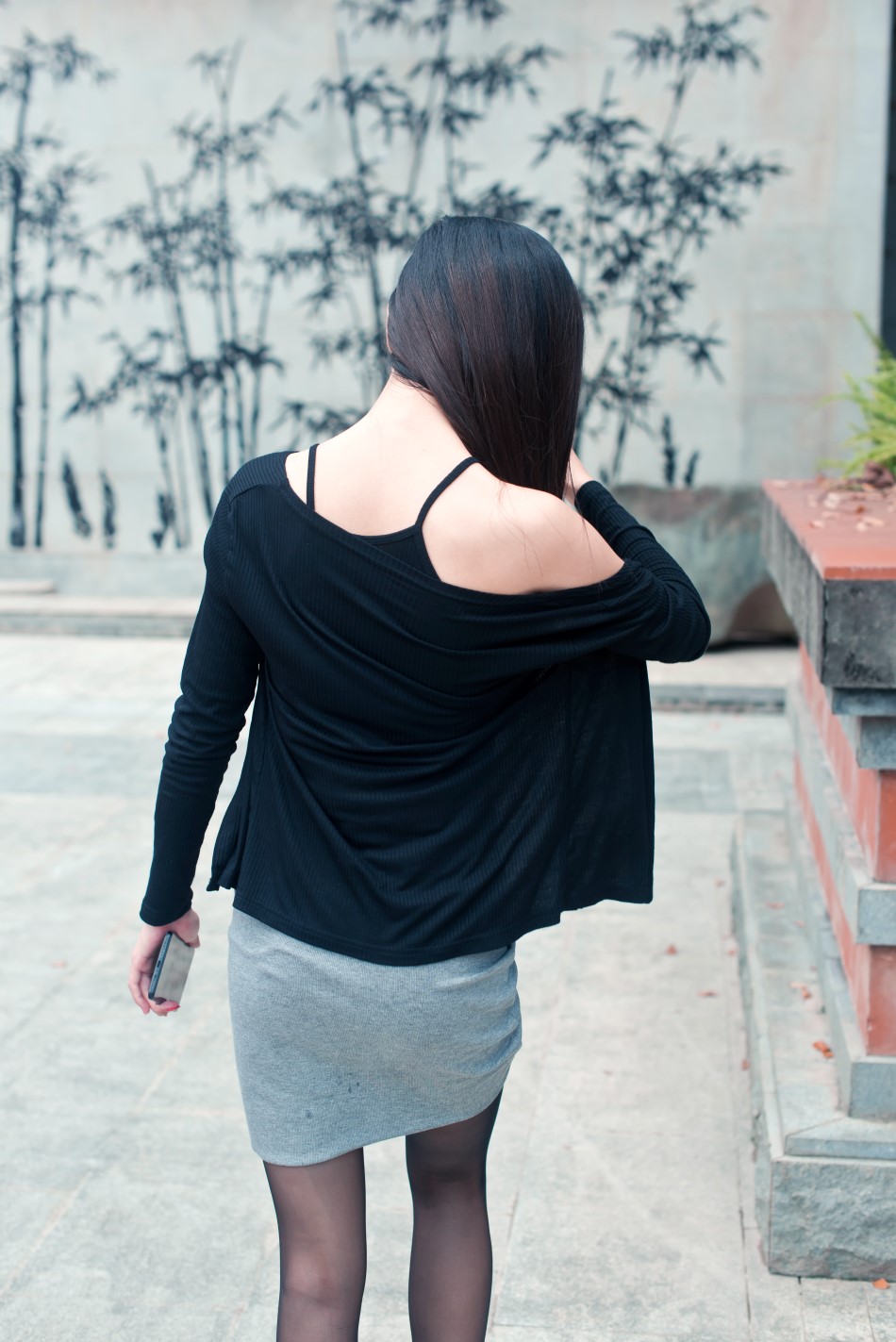 [LISS丽丝映像]NO.047《秋季御风的俏丽黑丝出行》[99P/651MB]