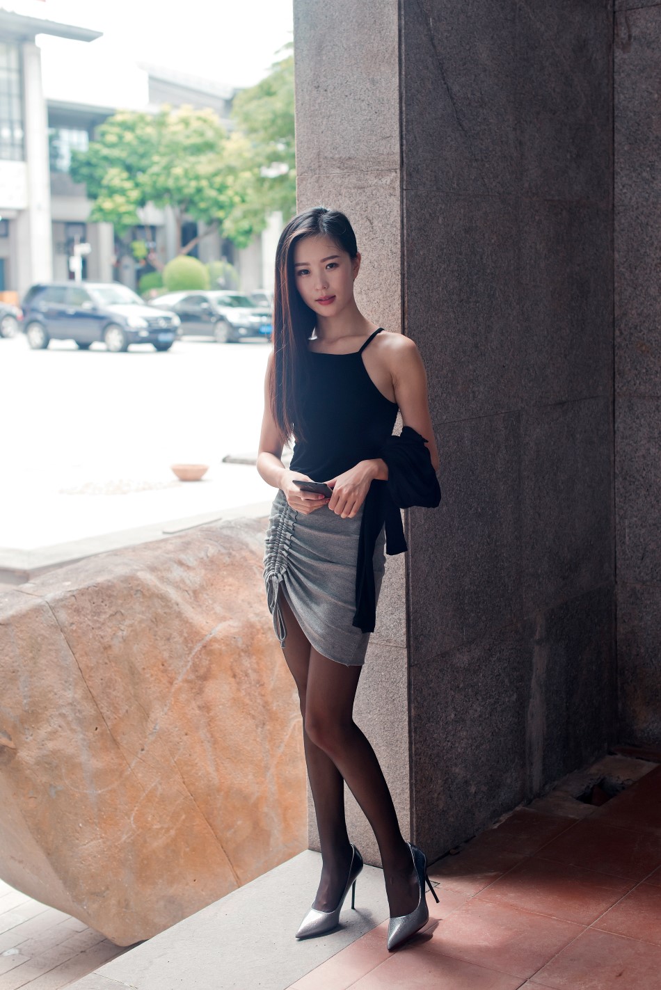 [LISS丽丝映像]NO.047《秋季御风的俏丽黑丝出行》[99P/651MB]