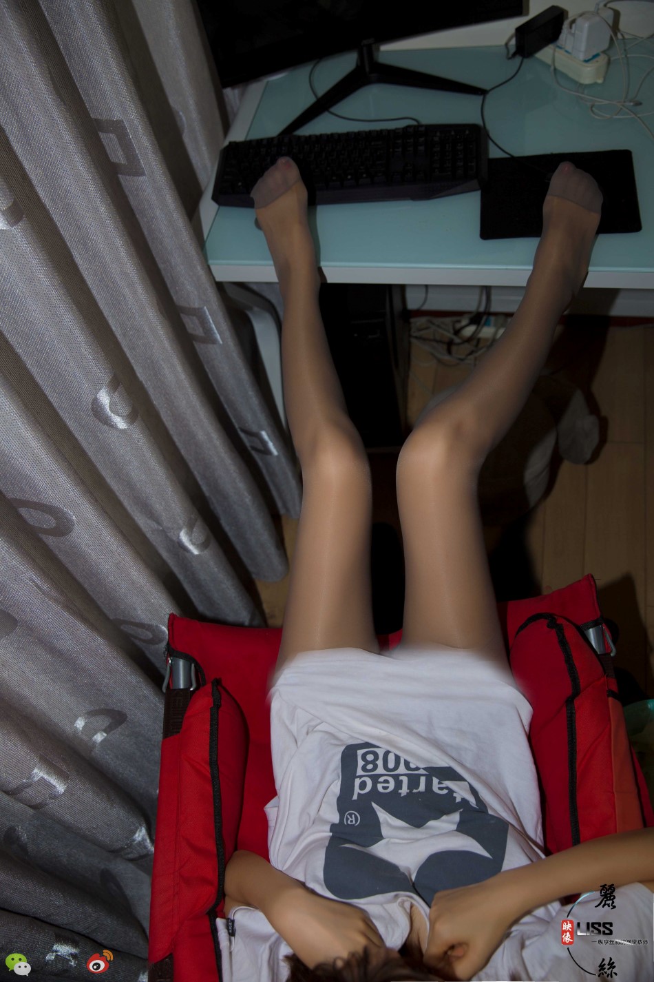 [LISS丽丝映像]NO.065《室内灰丝》[70P/990MB]