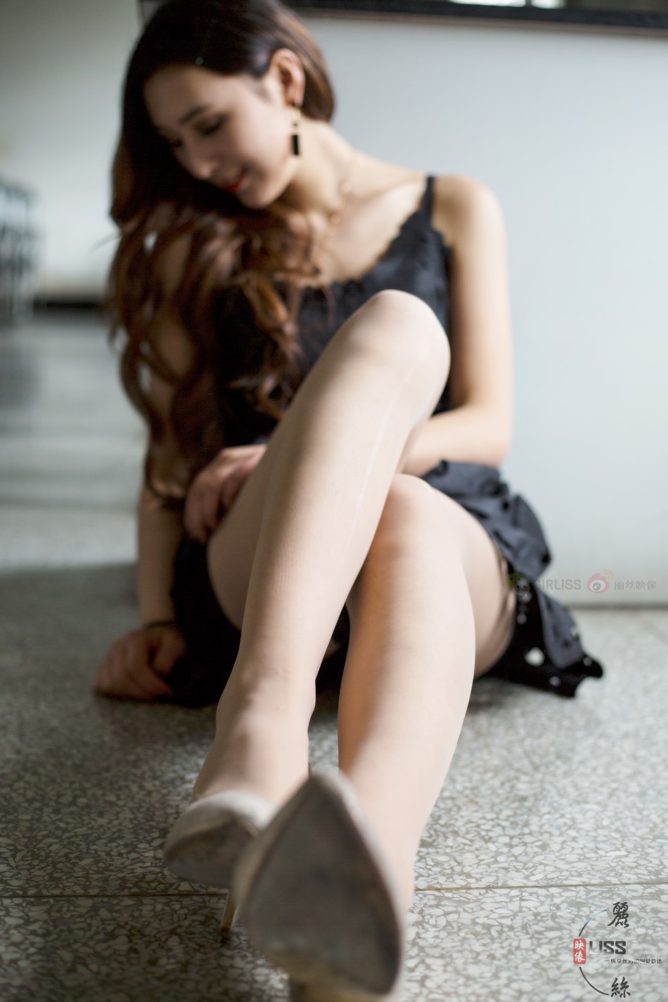 [LISS丽丝映像]NO.068 小西装黑色裙[59P/420MB]