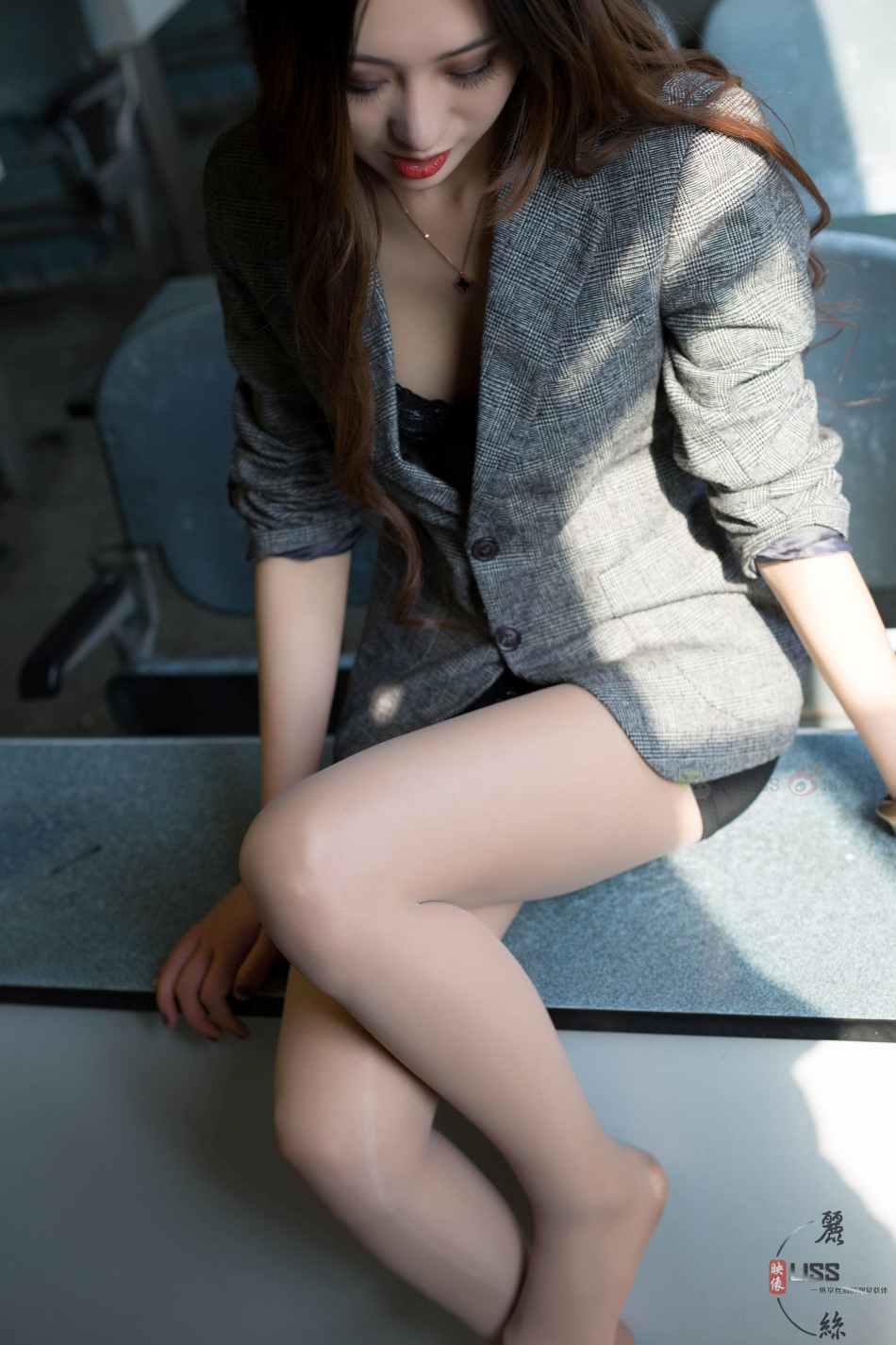 [LISS丽丝映像]NO.068 小西装黑色裙[59P/420MB]