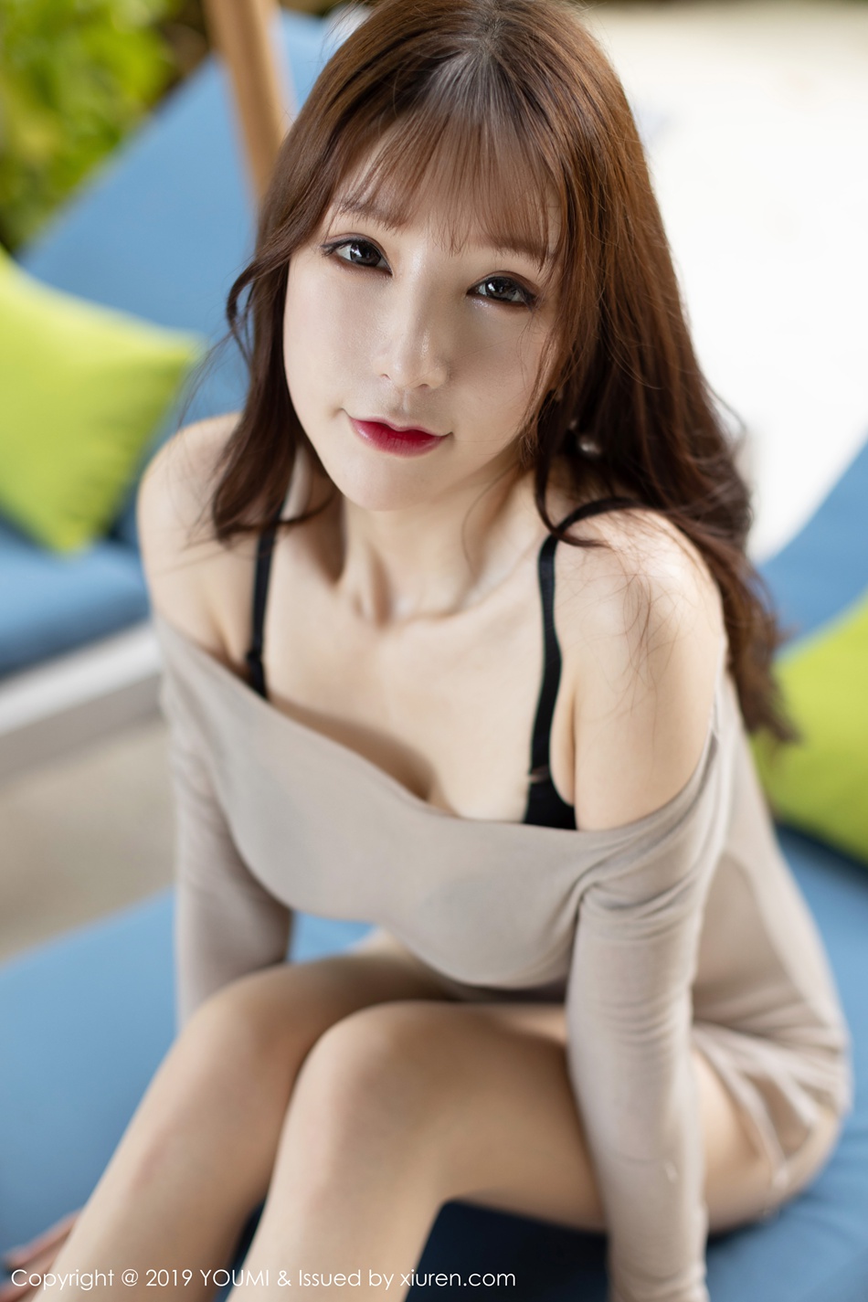 [YouMi尤蜜荟]YMH20191111VOL0369 2019.11.11 VOL.369 清透朦胧的丝袜与魅惑 周于希Sandy[56+1P/170M]