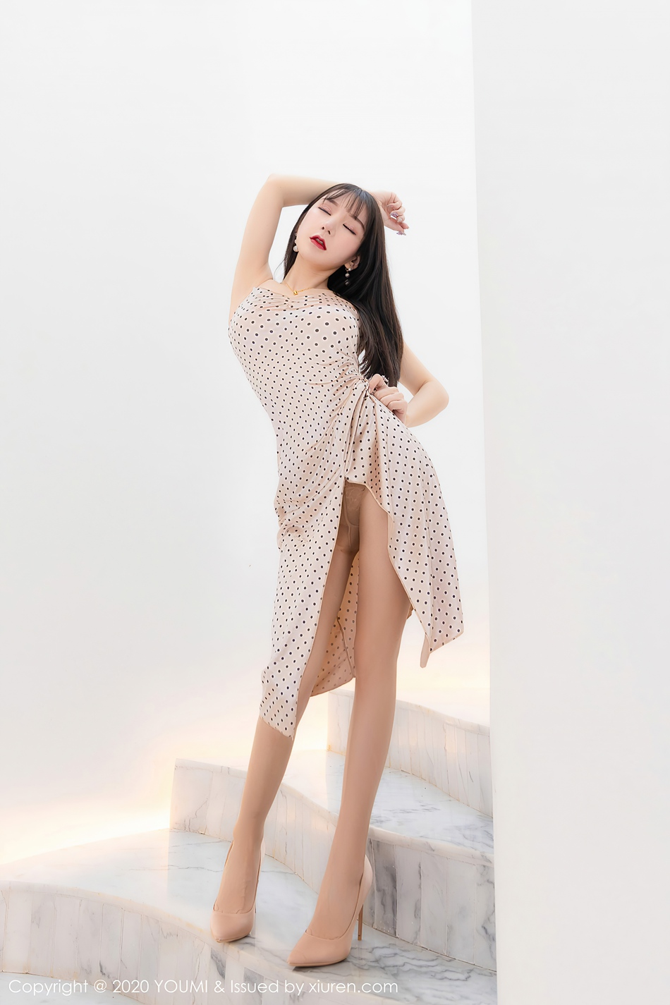 [YouMi尤蜜荟]YMH20201111VOL0556 2020.11.11 VOL.556 周于希Sandy[55+1P/561MB]