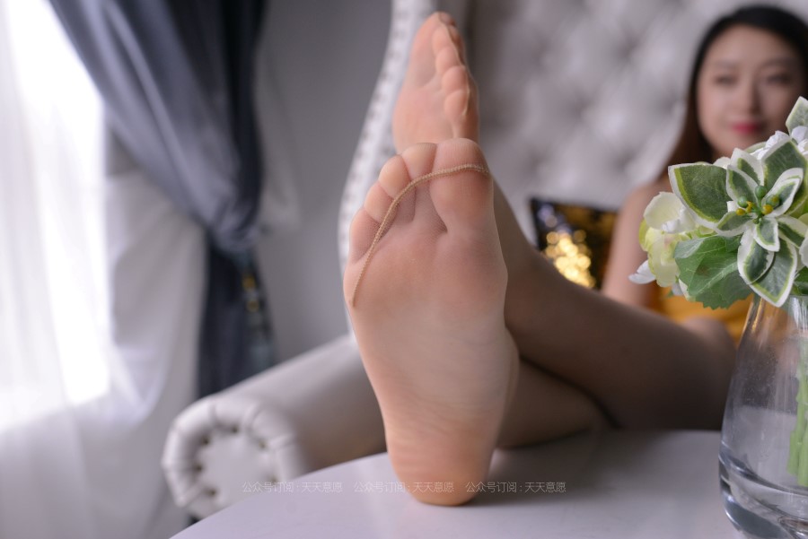 [IESS异思趣向] 耽丝 小婕与花共舞 [61P/74M]