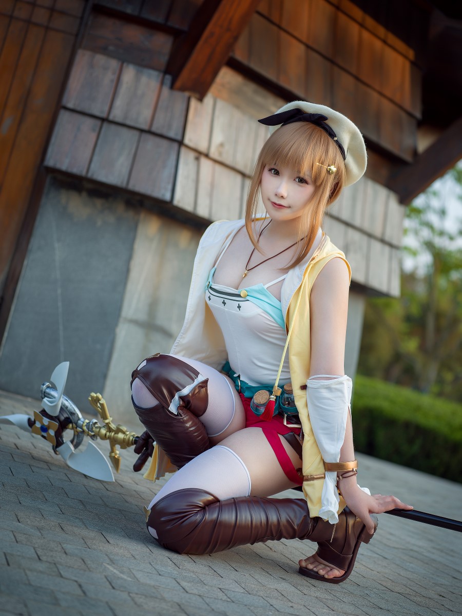 麻花麻花酱 – 莱莎 [20P/1V/308MB]