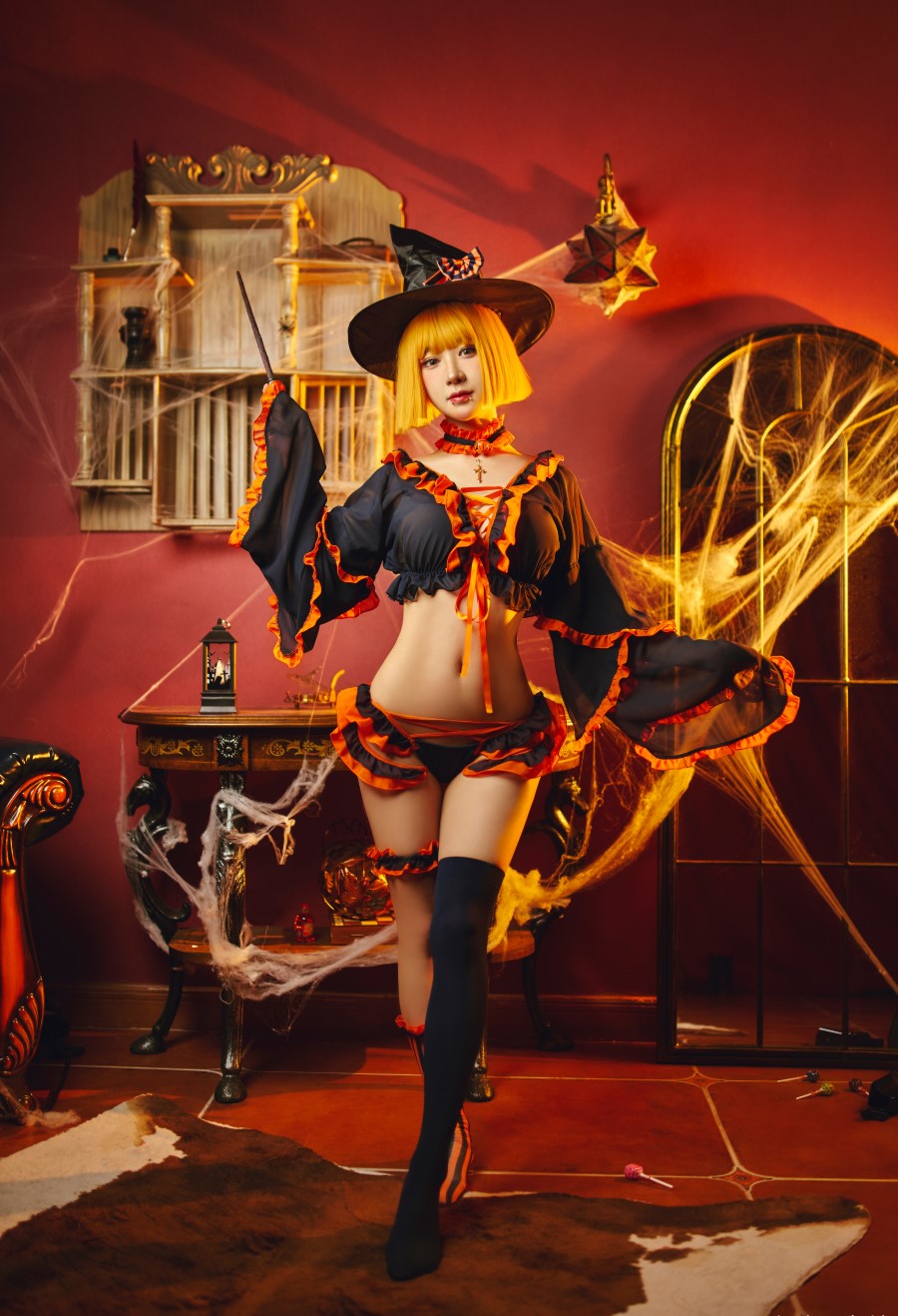 阿包也是兔娘 – 万圣节 [8P/172MB]