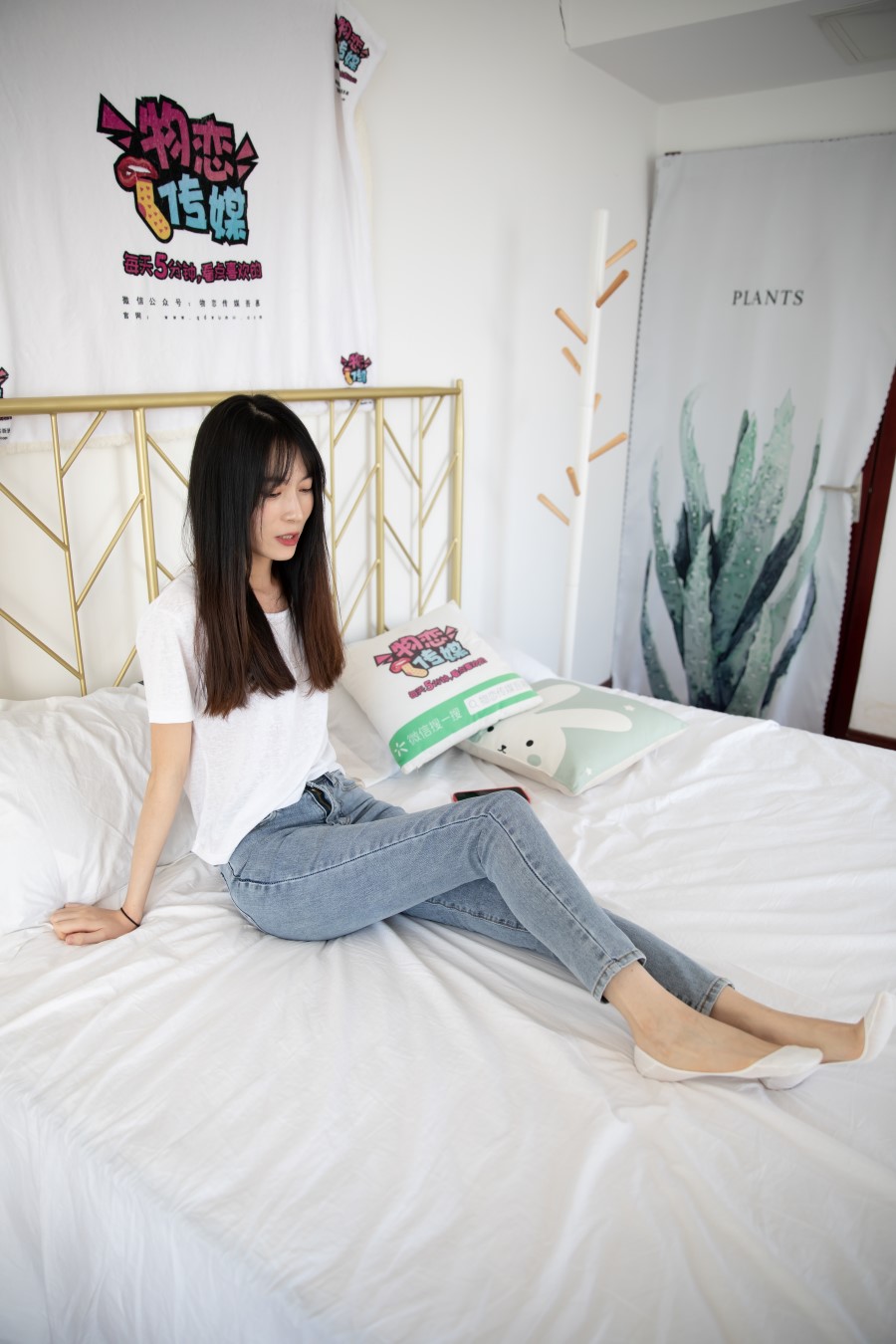 物恋传媒 NO.703 猫耳-山中遐想[188P/1V/4.84GB]