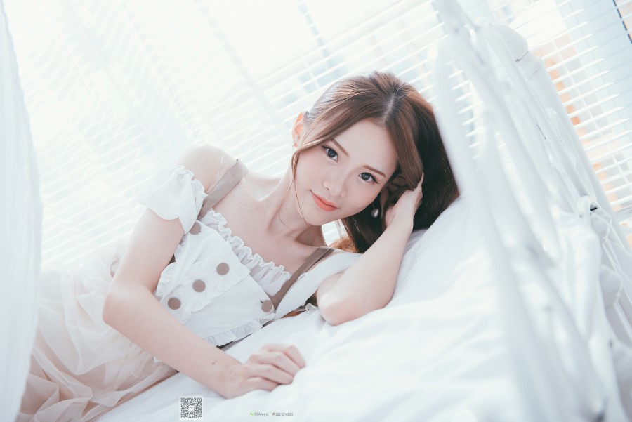 [SSA丝社]超清写真 NO.003 我的公主床-肉丝裸足特写 [95P/856MB]