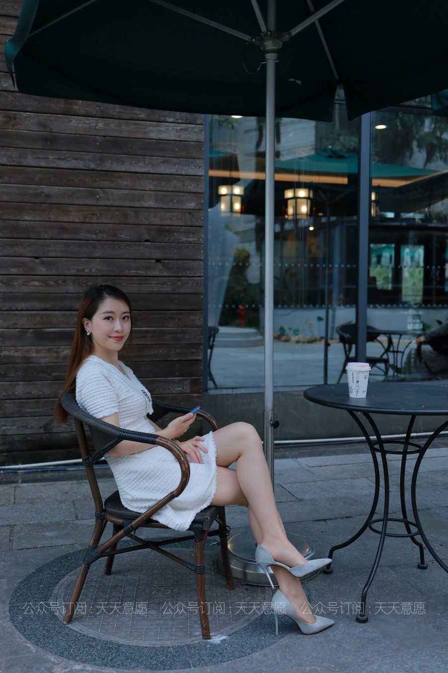 [IESS异思趣向] 耽丝 小婕的肉丝白裙 [87P/87M]